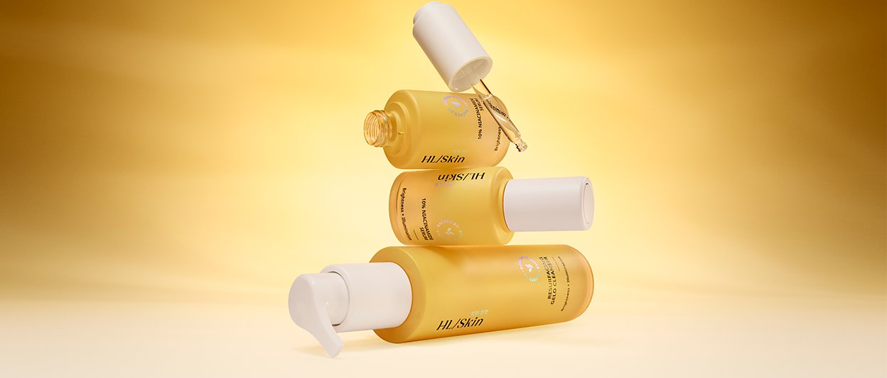 HL/Skin 10 % Niacinamide Serum on a table