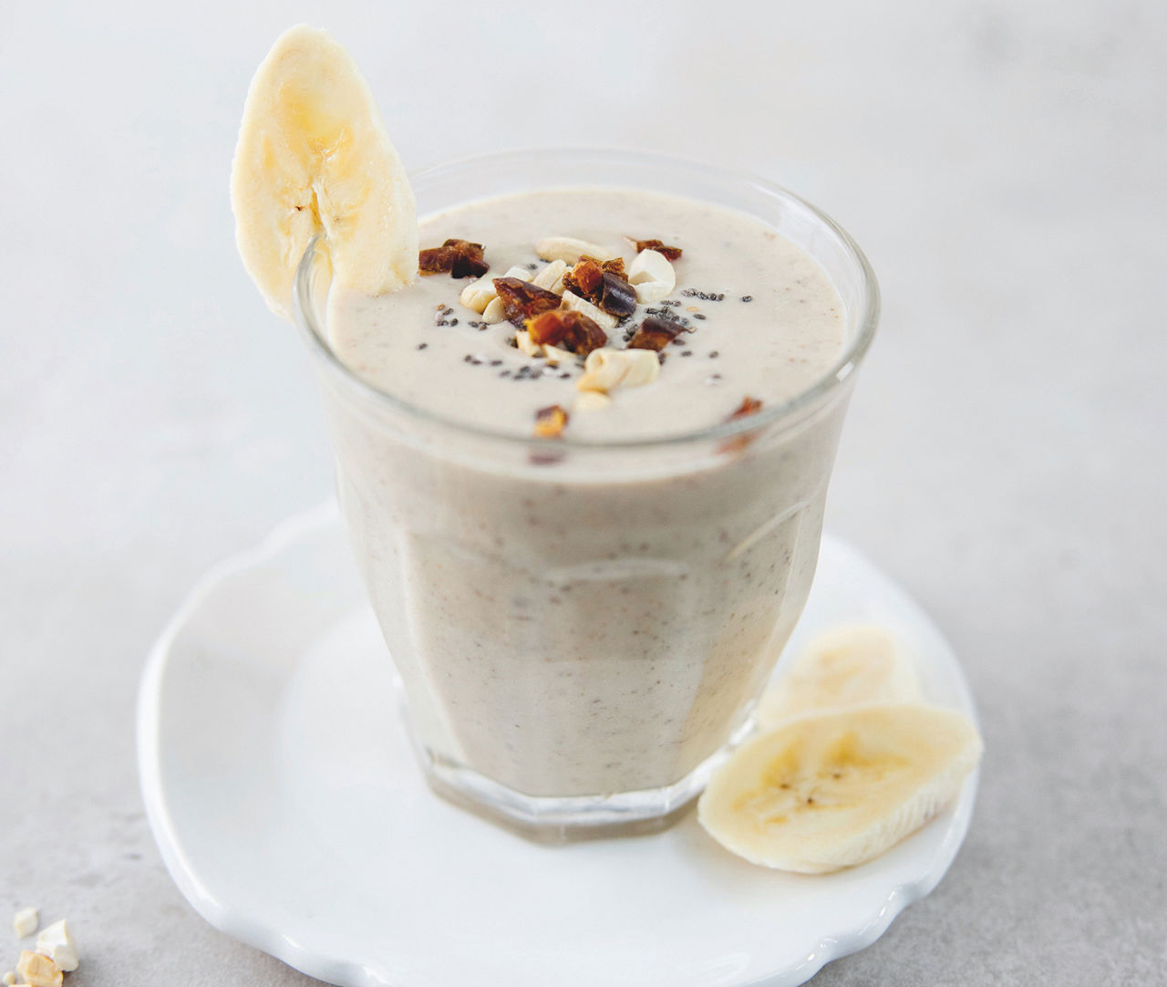 -​Batido de plátano, nueces y chía-image
